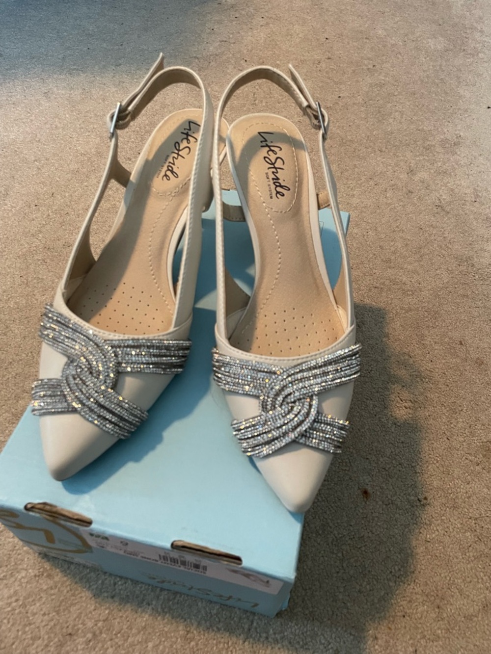 LifeStride Ivory/Cream Rhinestone Pumps Prom Wedding Heels - Picture 4 of 7